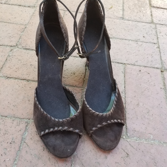 GUCCI Snakeskin Whipstitch Ankle Strap Wedges - Picture 2 of 11